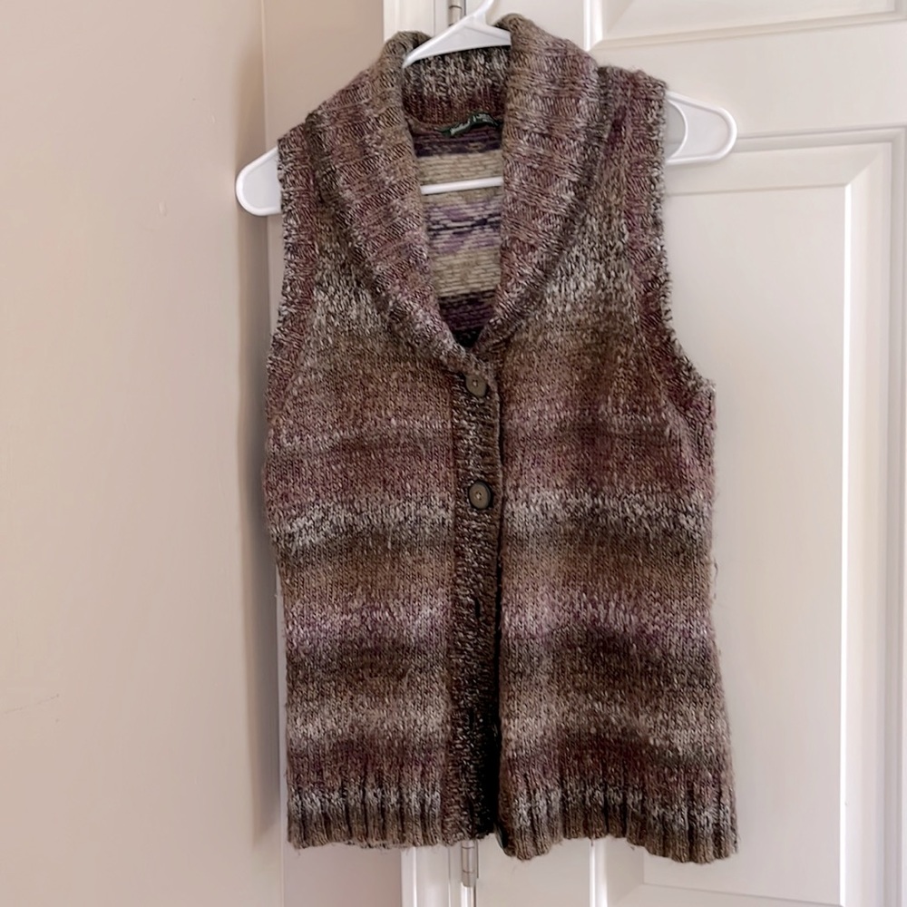 Woolrich wool blend sweater vest, snowflake back, purple earth tones